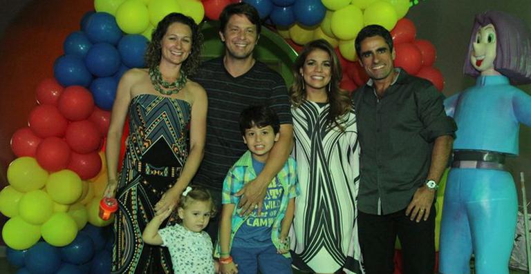 Grávida, Nívea Stelmann comemora o aniversário do filho, Miguel