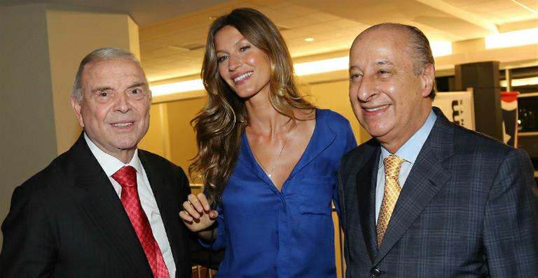 Gisele Bündchen prestigia jogo do Brasil em Boston
