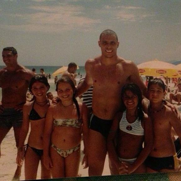Ronaldo mostra foto ao lado de Vitor Belfort e Antônia Morais na infância