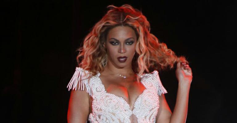 Puxão de fã em Beyoncé ganha destaque em noticiários internacionais