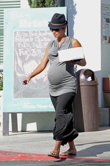 A gestante Halle Berry
