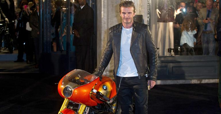 David Beckham estrela campanha de trajes para motoqueiros