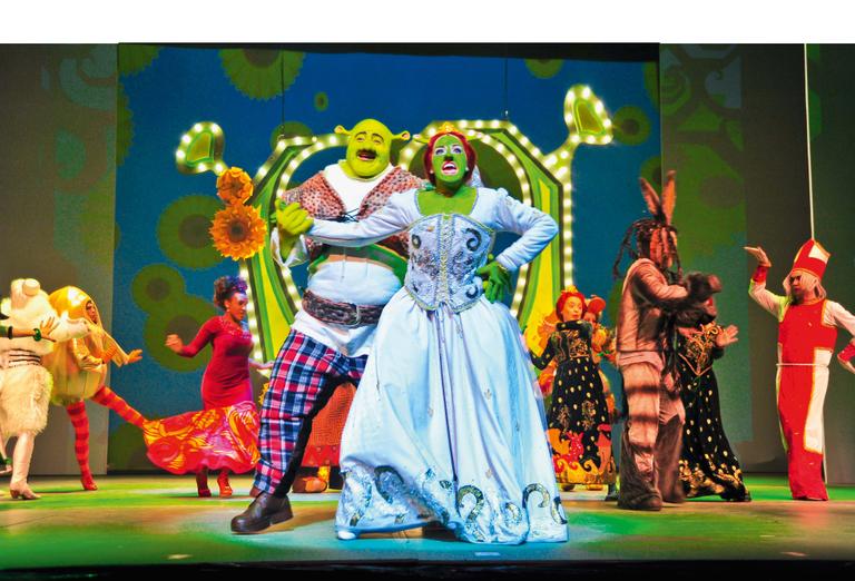 Vips e seus filhos prestigiam Shrek