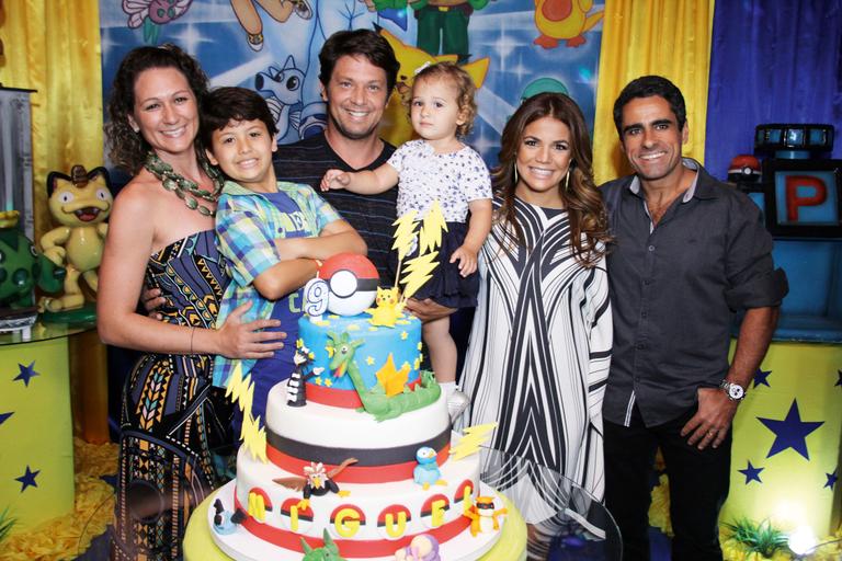 Nívea Stelmann faz festa para Miguel