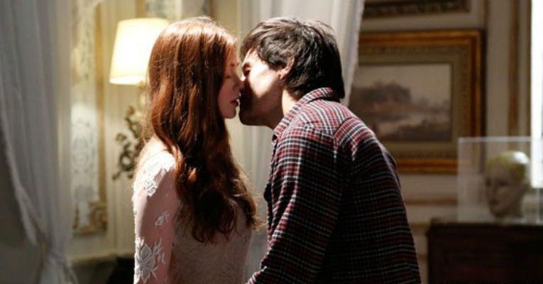 Thales vê Nicole e tenta beijá-la em Amor à Vida