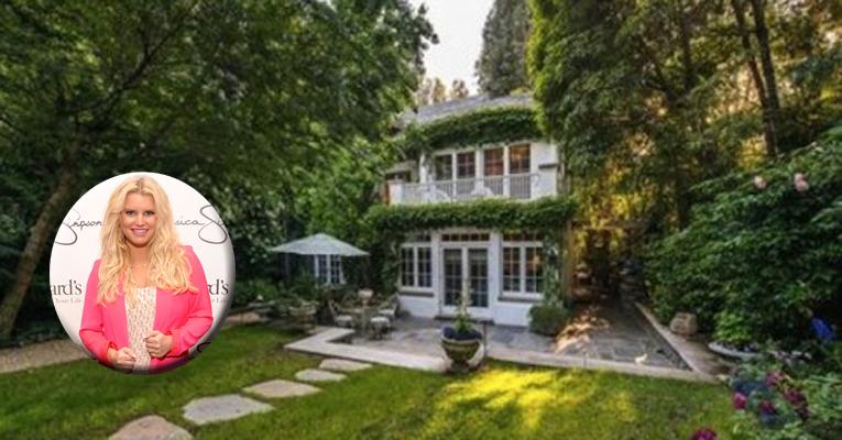 Jessica Simpson se desespera para vender sua antiga mansão em Beverly Hills