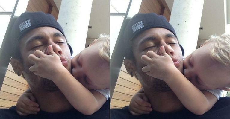 Neymar se diverte com o filho em Barcelona e publica imagem fofa no Instagram