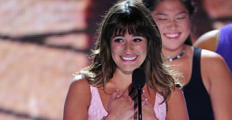 Lea Michele faz tatuagem em homenagem a Cory Monteith