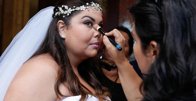 Amor à Vida: Fabiana Karla grava cenas do casamento de Perséfone
