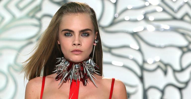 Quinta modelo mais importante do mundo, Cara Delevingne vem ao Brasil