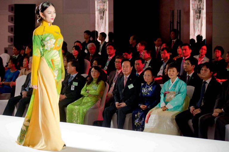 Park Geun-Hye na passarela