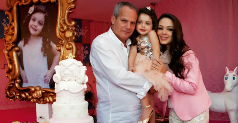 Jayme Monjardim e Tânia Mara celebram o aniversário de 3 anos da filha