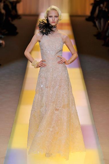 Moda: É claro, e pode. – Armani Privé