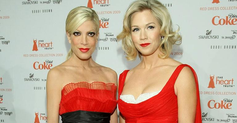 Tori Spelling e Jennie Garth podem voltar a se reunir 13 anos depois do fim do seriado Barrados no Baile