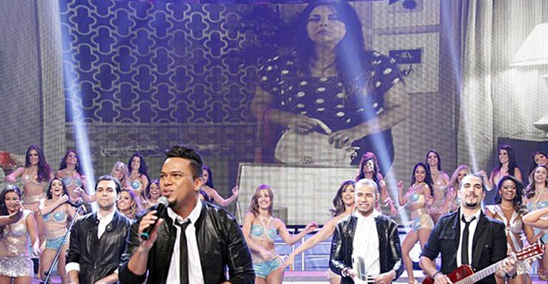 “Gosto de ter o que pegar, gosto de mulher mais cheinha”, diz vocalista do Sorriso Maroto