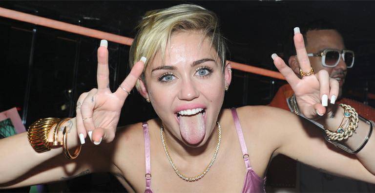 Miley Cyrus vai se apresentar na Times Square no Ano Novo