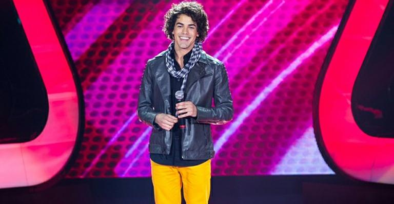 The Voice: Reprovado por Shakira, Sam Alves conquista Claudia Leitte