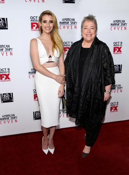 Emma Roberts e Kathy Bates