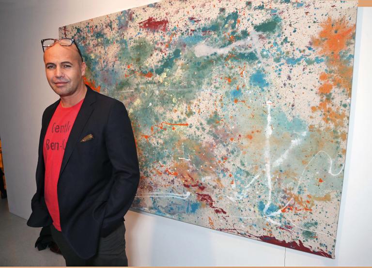 Ator Billy Zane abre exposição