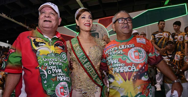 Christiane Torloni é coroada rainha de bateria da Grande Rio