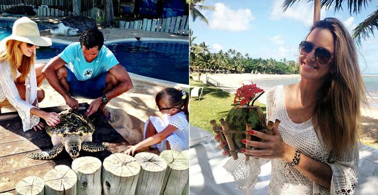 Rafaella Justus visita Projeto Tamar ao lado de Ticiane Pinheiro