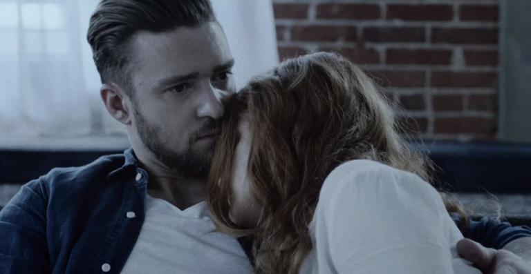 Justin Timberlake namora neta de Elvis Presley em novo clipe, TKO