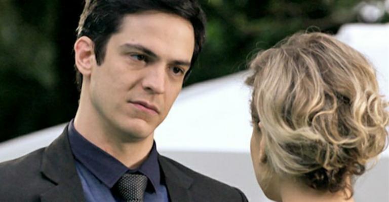 Amor à Vida: Félix larga Anjinho, volta para o armário e reata com Edith