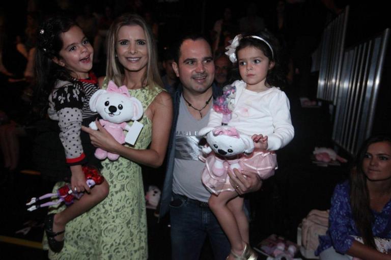 Luciano Camargo diz que as filhas querem ser modistas em Paris