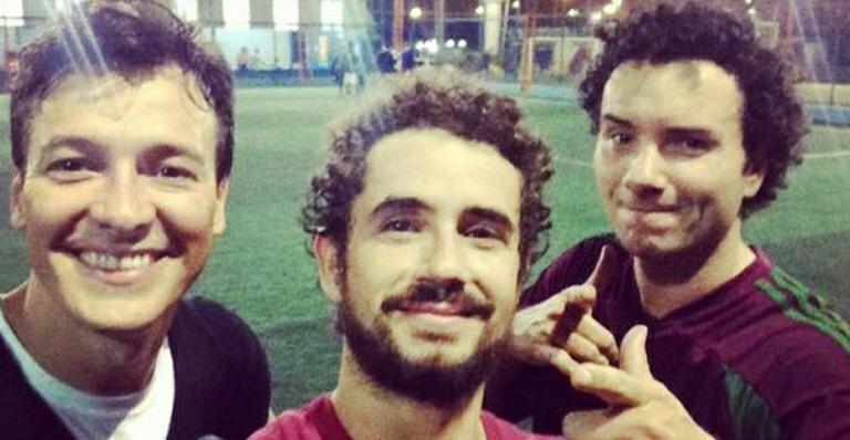 Marco Luque, Rodrigo Faro e Felipe Andreoli jogam futebol juntos