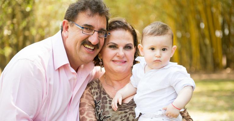 Ratinho comemora o primeiro aniversário de seu neto