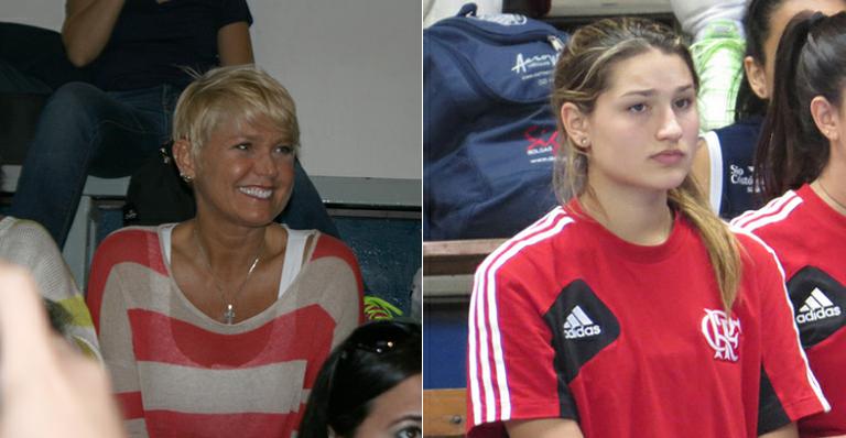 Xuxa acompanha jogo de vôlei de Sasha no Paraná e faz a festa com fãs