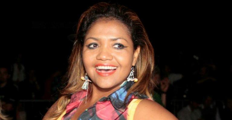 Gaby Amarantos se sente à vontade para usar vestido longo após Medida Certa