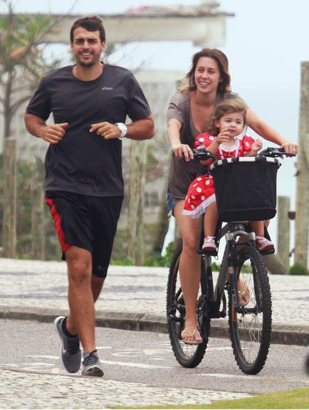 Dani Monteiro pedala em família