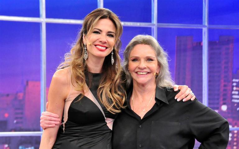 Angela Ro Ro conta que quis ser freira: Fiz esta escolha porque sou estranha