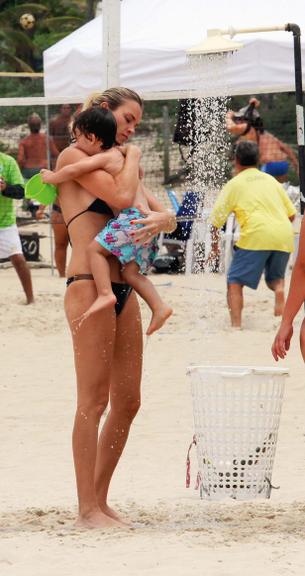 Letícia Birkheuer e João