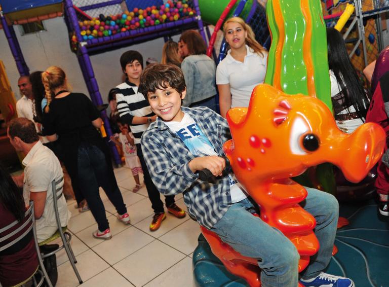 Gui Vieira comemora seus 11 anos em SP