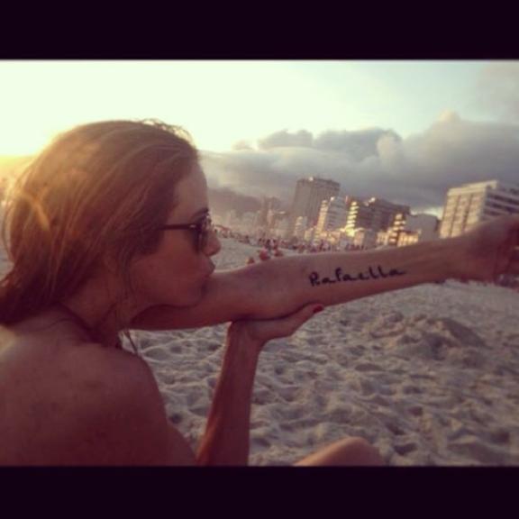 Ticiane Pinheiro mostra tatuagem que fez para Rafa Justus