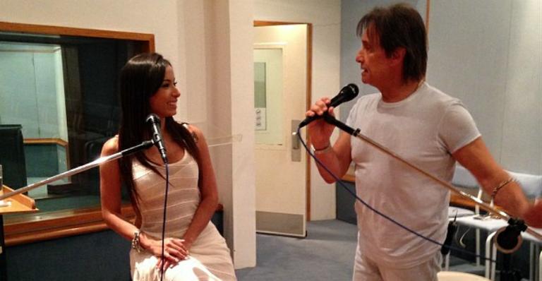 Anitta ensaia com Roberto Carlos para especial de fim de ano