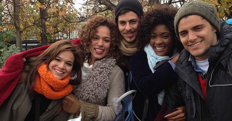 Bruna Marquezine e Bruno Gissoni começam a gravar novela na Áustria