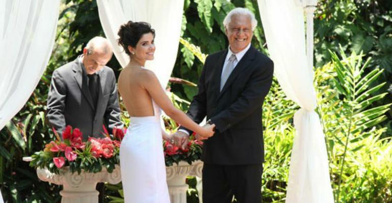 Amor à Vida: Aline se casa com César no jardim da nova mansão do casal