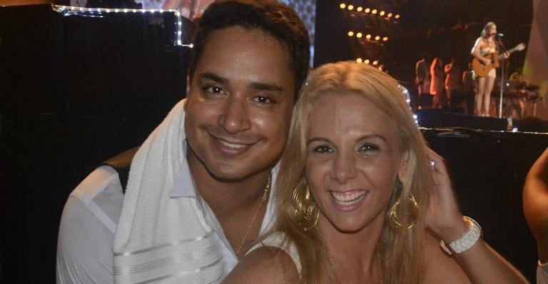 Carla Perez completa 36 anos e mostra foto de infância