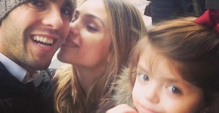 Kaká e Carol Celico protagonizam momento fofo com a filha
