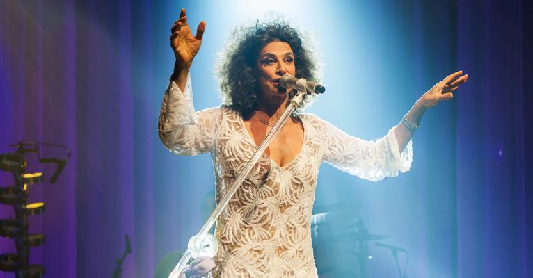 Simone comemora 40 anos de carreira com show do novo disco “É Melhor Ser”