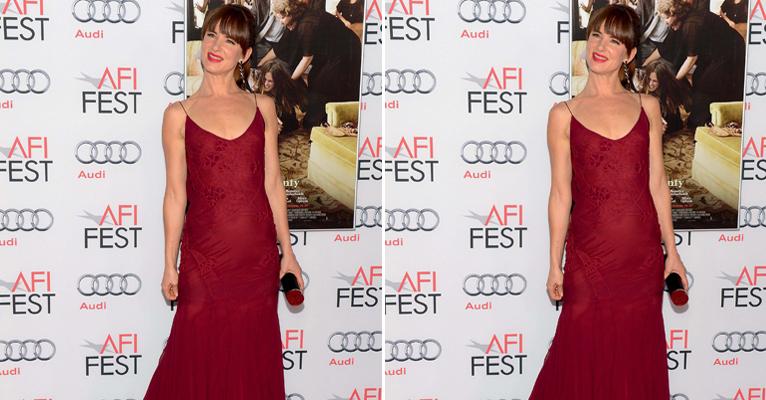 Juliette Lewis aparece elegante em exibição de filme em L.A.