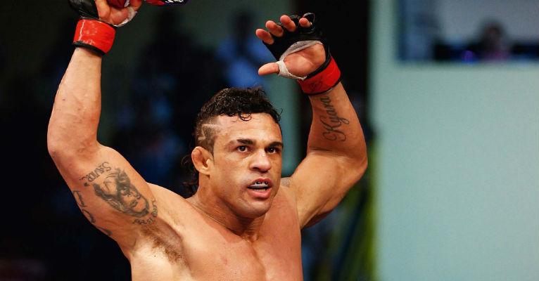 Vitor Belfort nocauteia Dan Henderson após 1m17s de luta em Goiás