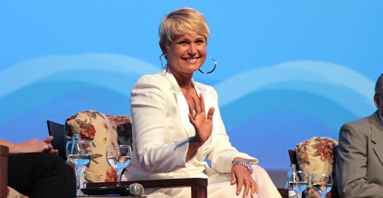 Xuxa participa de campanha de combate à exploração sexual de crianças e adolescentes