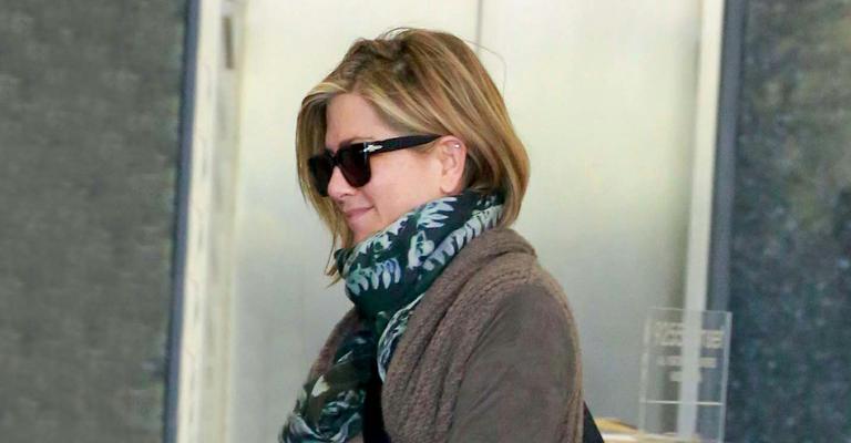 Jennifer Aniston tem inveja do cabelo de Gisele Bündchen