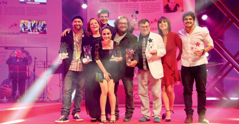 Amor à Vida ganha troféu de Melhor Novela no Prêmio Extra de TV