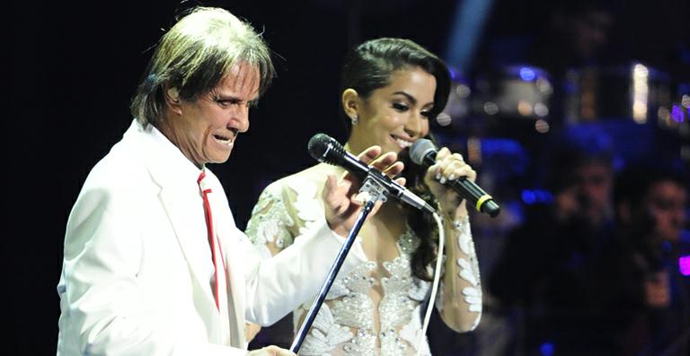 Anitta e Roberto Carlos cantam juntos. Assista ao vídeo do dueto!