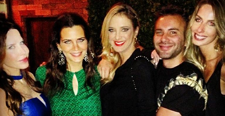 Fernanda Motta recebe famosos em chá de bebê